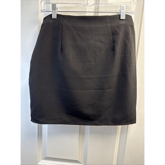VERO MODA Women's Size 2 Mini Large Bow Black Polyester Blend Side Zip Skirt NWT - Picture 5 of 10